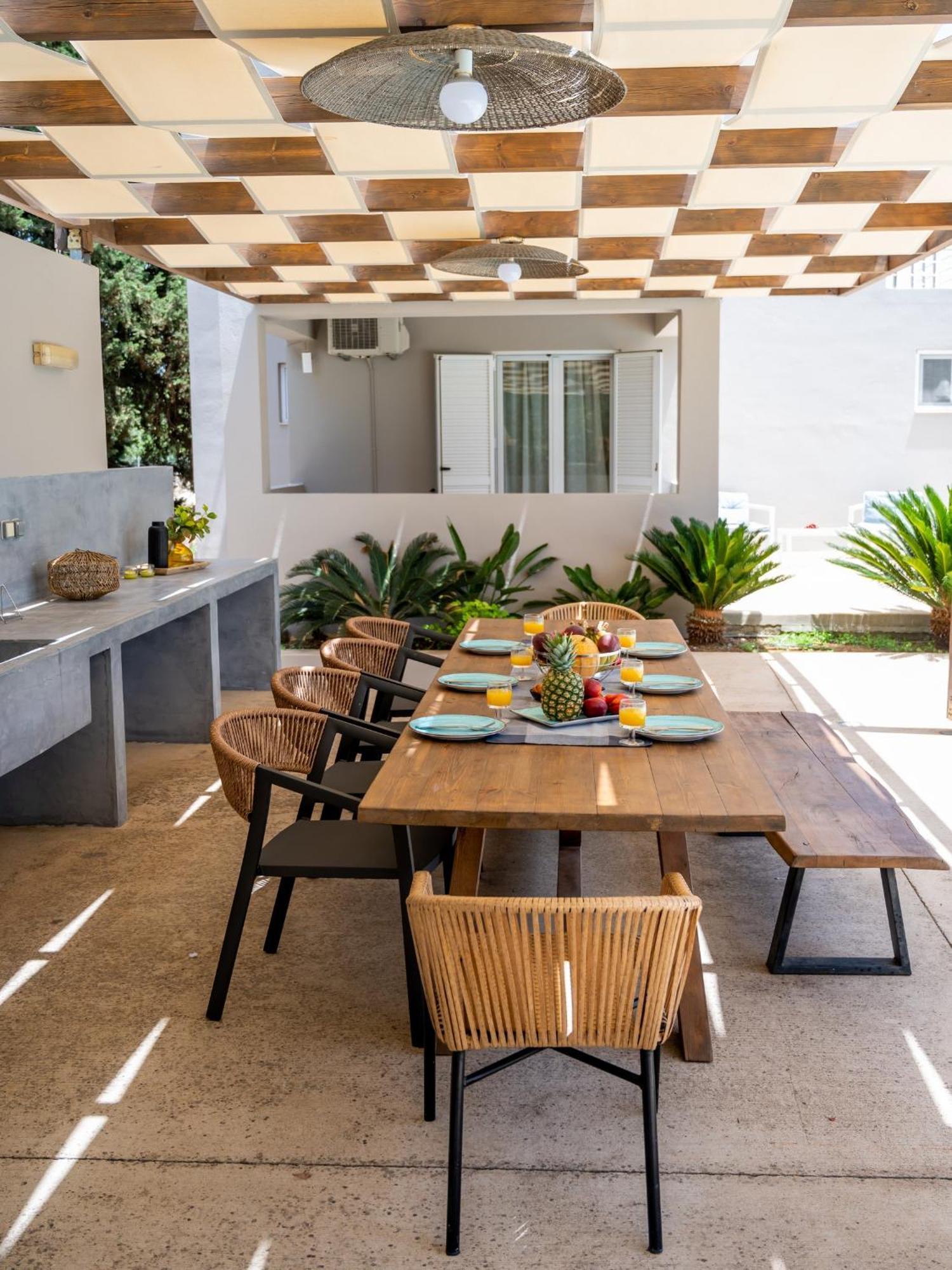 Villa Ellie - Heated Pool, Playground, Garden & Bbq! Vederoi Exteriör bild