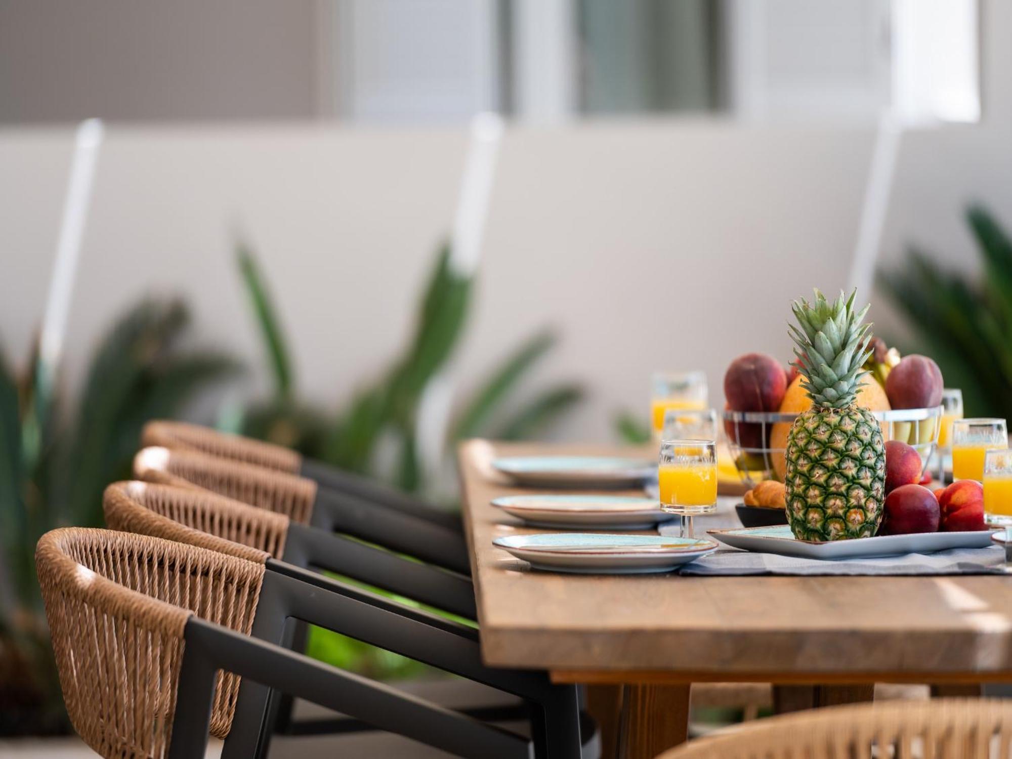 Villa Ellie - Heated Pool, Playground, Garden & Bbq! Vederoi Exteriör bild