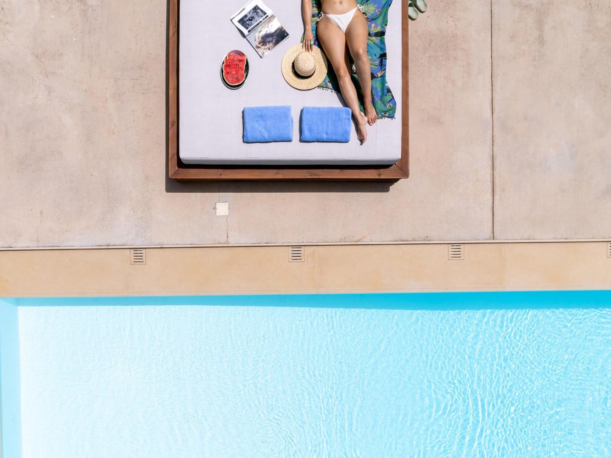 Villa Ellie - Heated Pool, Playground, Garden & Bbq! Vederoi Exteriör bild