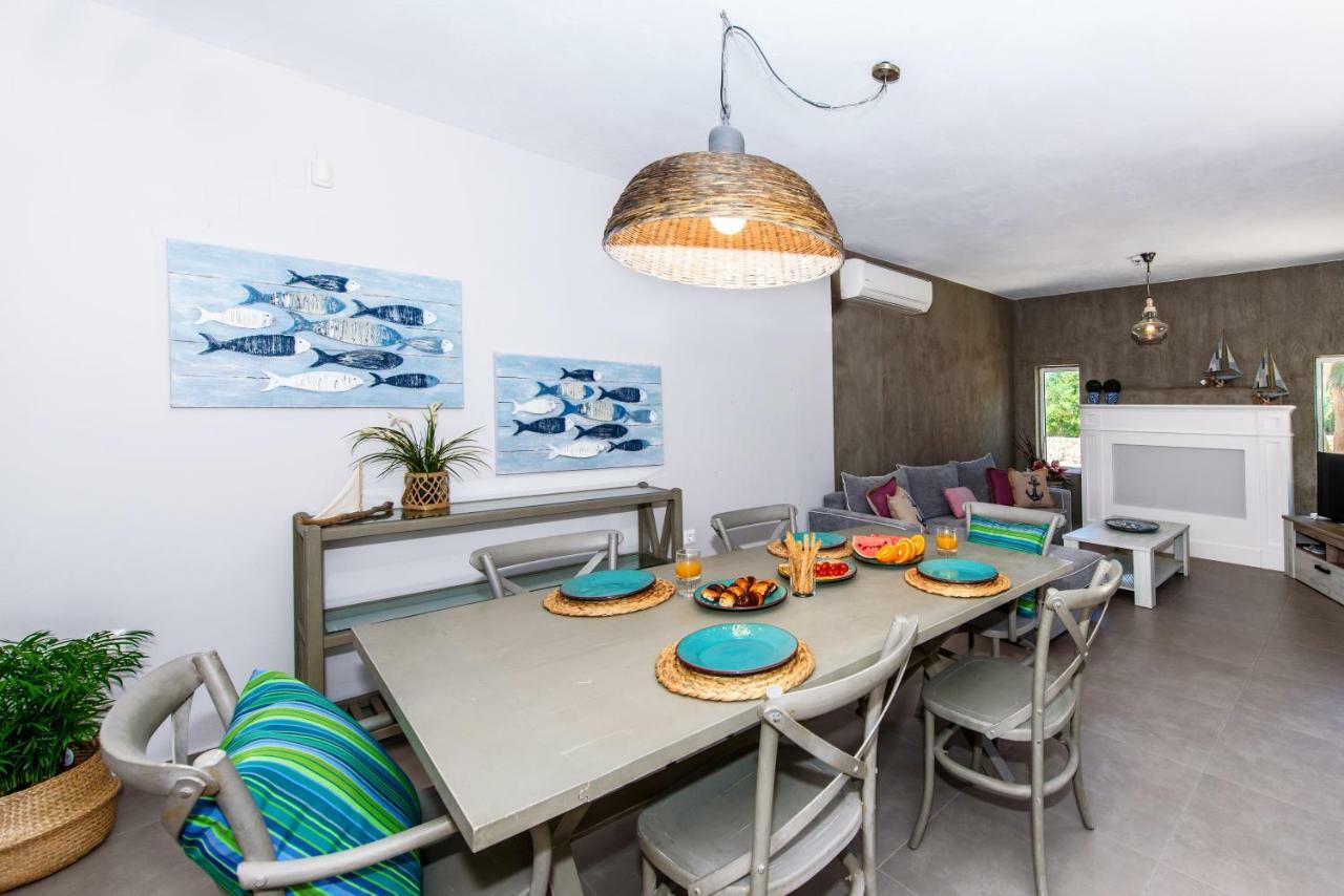 Villa Ellie - Heated Pool, Playground, Garden & Bbq! Vederoi Exteriör bild