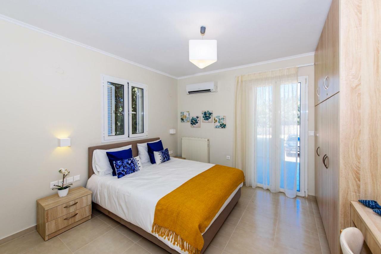 Villa Ellie - Heated Pool, Playground, Garden & Bbq! Vederoi Exteriör bild